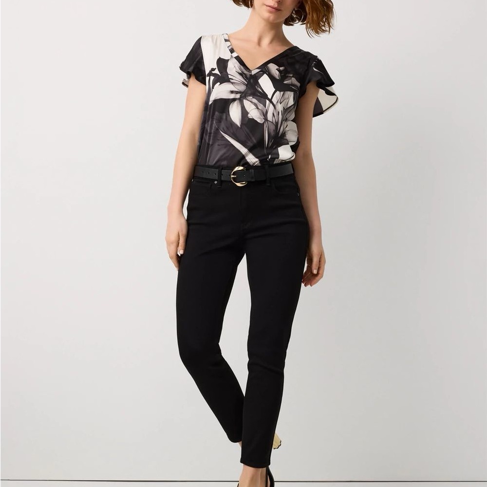 White House Black Market Curvy Sculpting Black Ankle Skinny Jeans -Black